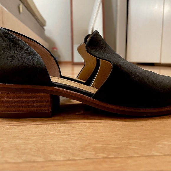 Size 5.5 Lucky Brand women’s leather slip on loafers. - Picture 2 of 4